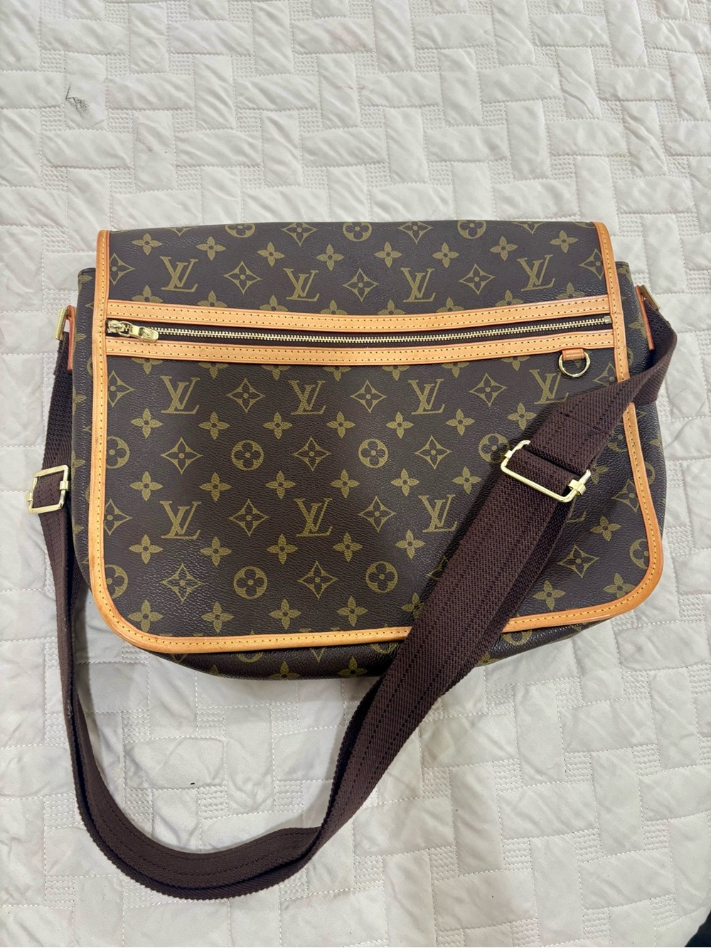 Louis Vuitton Brown Monogram Canvas Crossbody Messenger Bag with Tan Trim